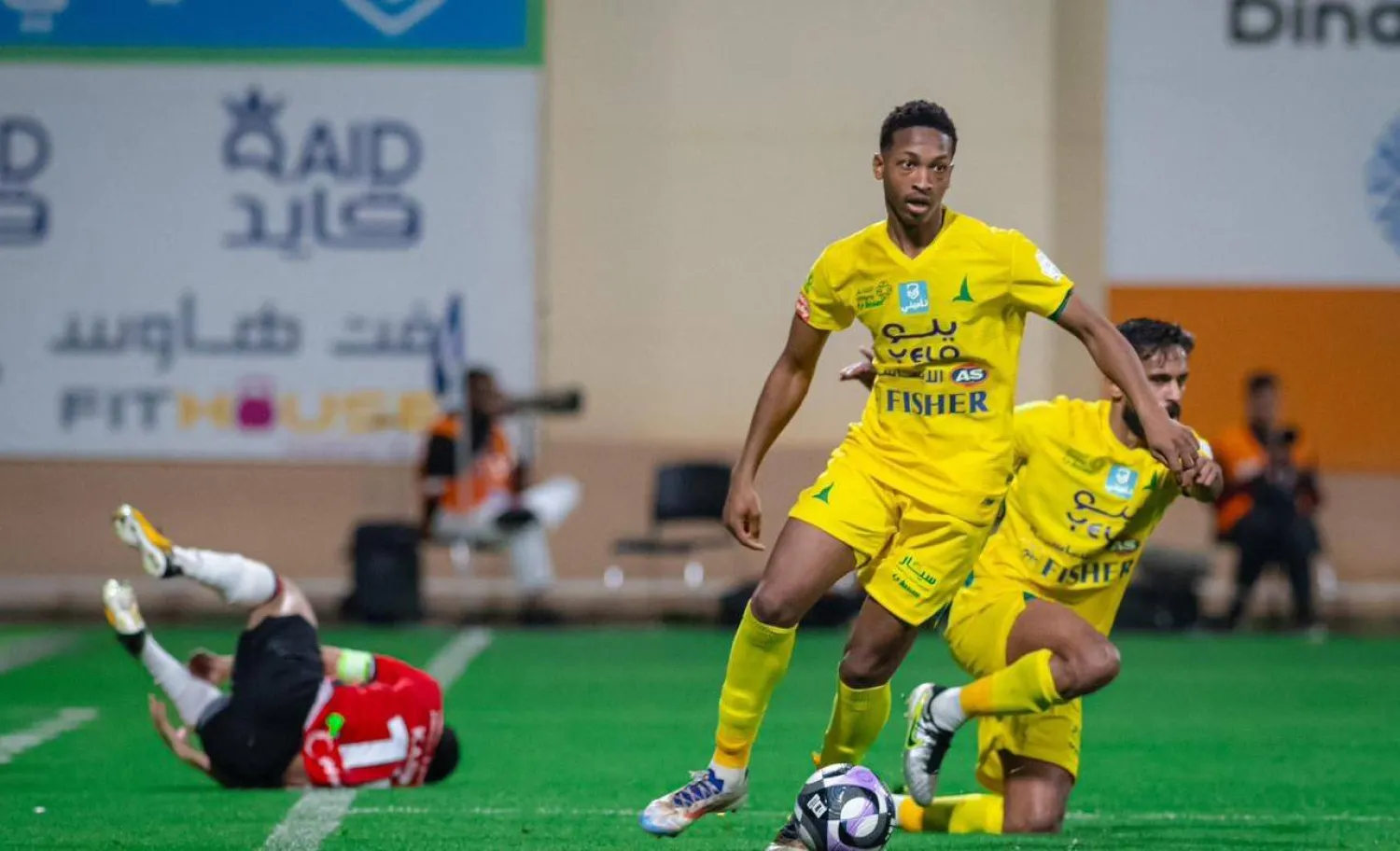 الخليج يحسم موقفه من انتقال مراد هوساوي إلى الهلال