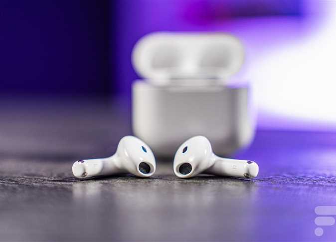 آبل تطرح ميزة الترجمة المباشرة لسماعات AirPods في تحديث iOS 26.2