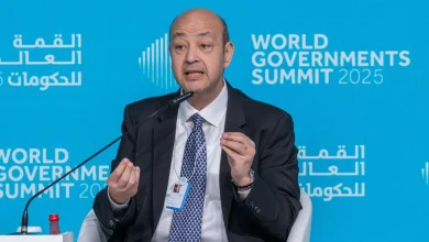 عمرو أديب ينهي الجدل بعد انتقادات الحصول على الجنسية السعودية