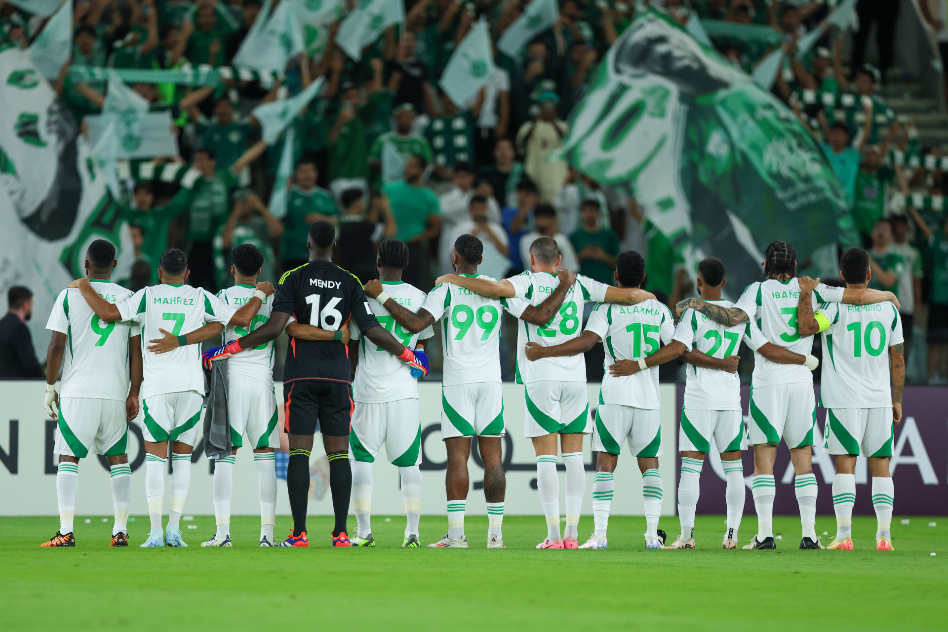 أهلي جدة أمام أربعة تحديات حاسمة بعد التوقف الدولي