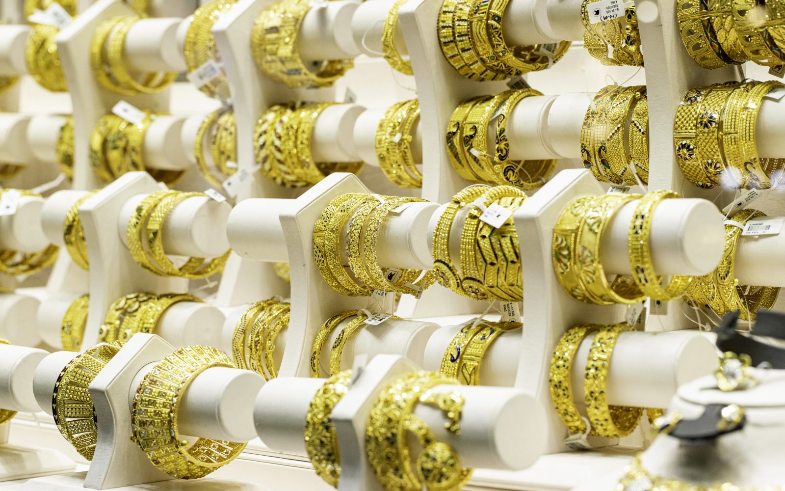 تراجع سعر الذهب عيار 21 إلى أقل من مستوى الدعم 5550 جنيها في مصر.. أعرف التفاصيل