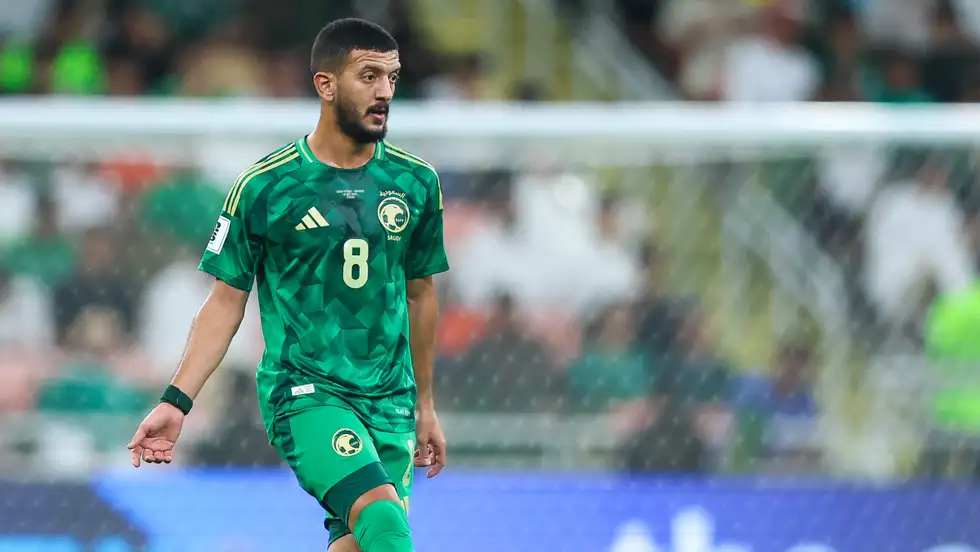 الهلال السعودي ينهي رحلة نجم الوسط عبد الإله المالكي