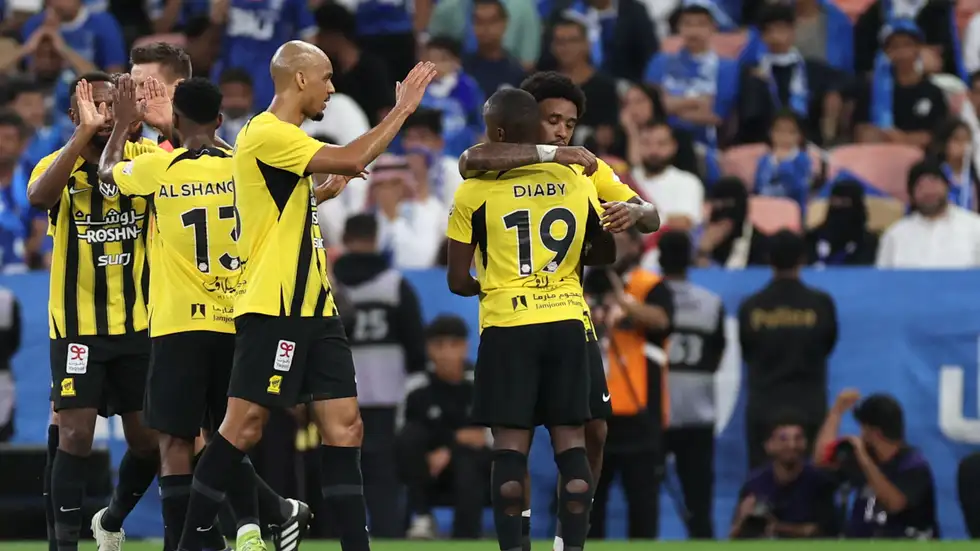 اسطورة العميد يفتح النار على إدارة الاتحاد