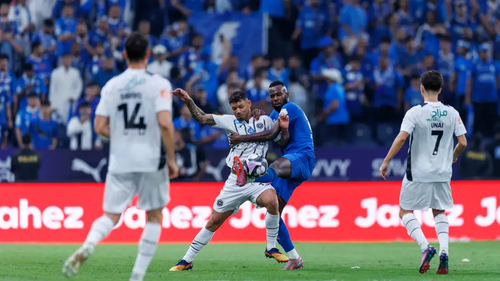 رئيس الهلال يفتح النار على رابطة دوري روشن