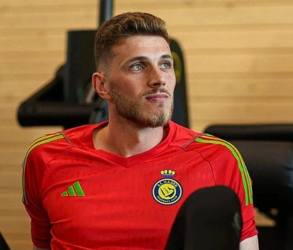بينتو على أعتاب الرحيل عن النصر بقرار من جيسوس