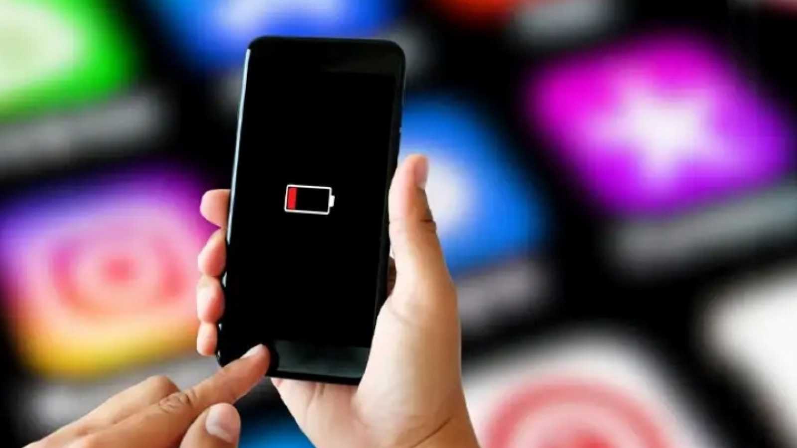 تنبيه مهم من جوجل.. نظام جديد يفضح التطبيقات لاستهلاك بطاريتك!