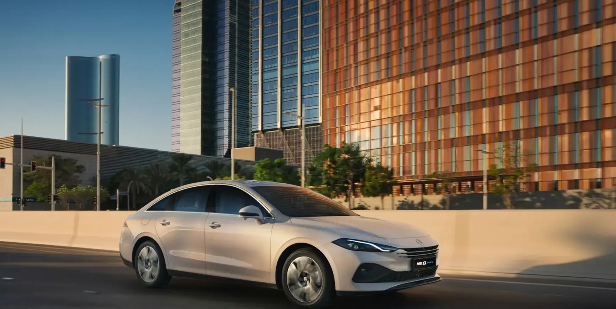مواصفات وسعر سيارة MG8 موديل 2026