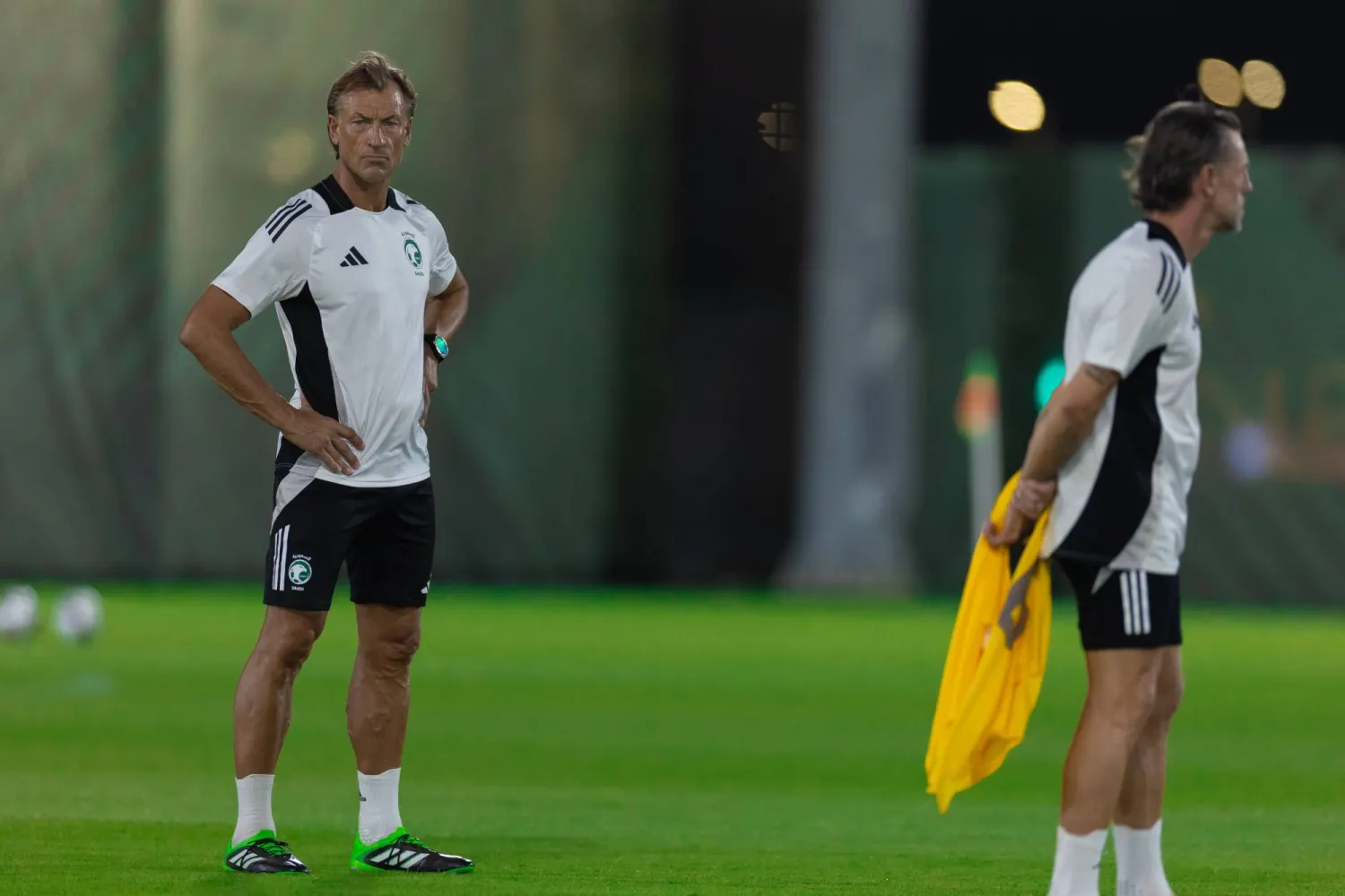 الإصابة تبعد الشهري عن معسكر المنتخب السعودي