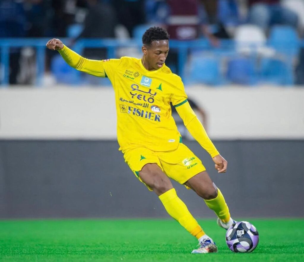 الخليج يحسم موقفه من انتقال مراد هوساوي إلى الهلال