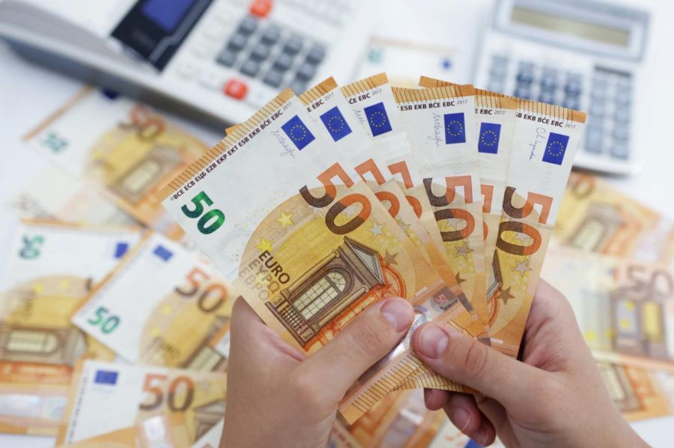 سعر صرف اليورو مقابل الجنيه المصري اليوم السبت 15 نوفمبر 2025 
