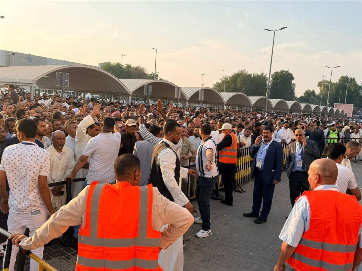 حشود المصريين في الخارج للتصويت في انتخابات مجلس النواب 