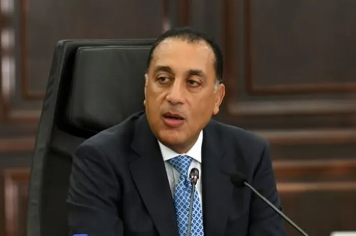 رئيس الوزراء يدعو رجال الأعمال الخليجيين لتعزيز الاستثمارات في مصر