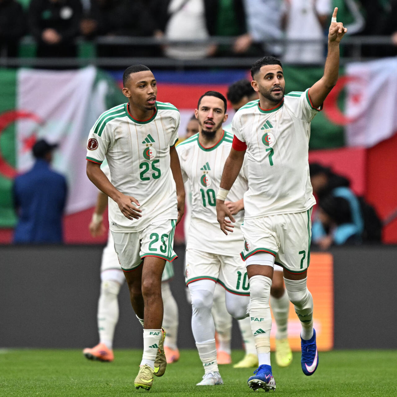 الجزائر تحسم التأهل إلى دور الـ16 من كأس أمم أفريقيا 2025 بفوز ثمين على بوركينا فاسو
