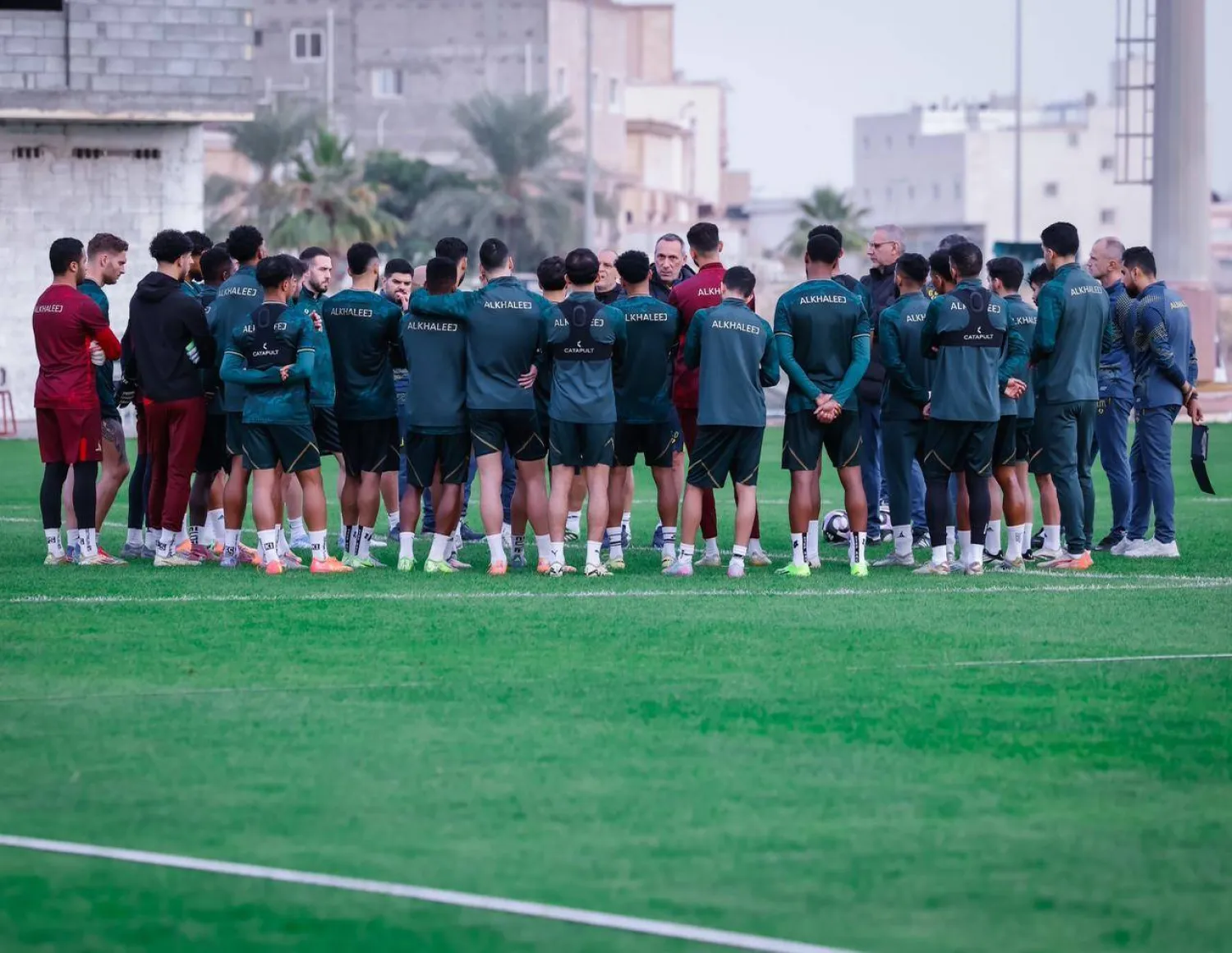 دونيس: اشعر بانني جزء من كرة القدم السعودية واتمنى تدريب المنتخب