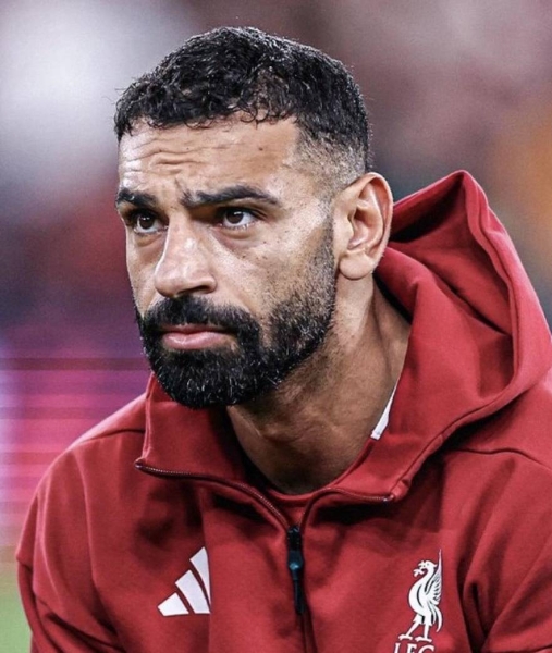 ريو فرديناند يثير الجدل بدعوة مانشستر يونايتد لضم محمد صلاح