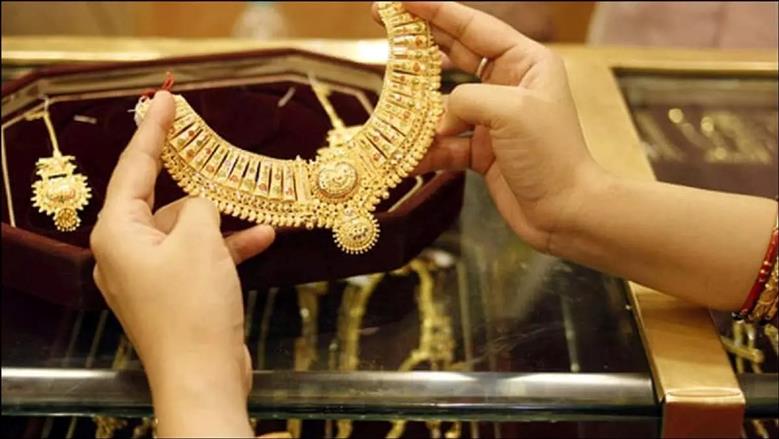 تراجع سعر الذهب اليوم عالميا بعد قرار الفيدرالي بخفض الفائدة في مصر