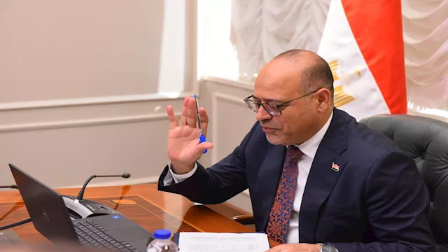 وزير العمل المصري يصدر قرار وزاري بشأن إنشاء وتحديث قواعد بيانات سوق العمل