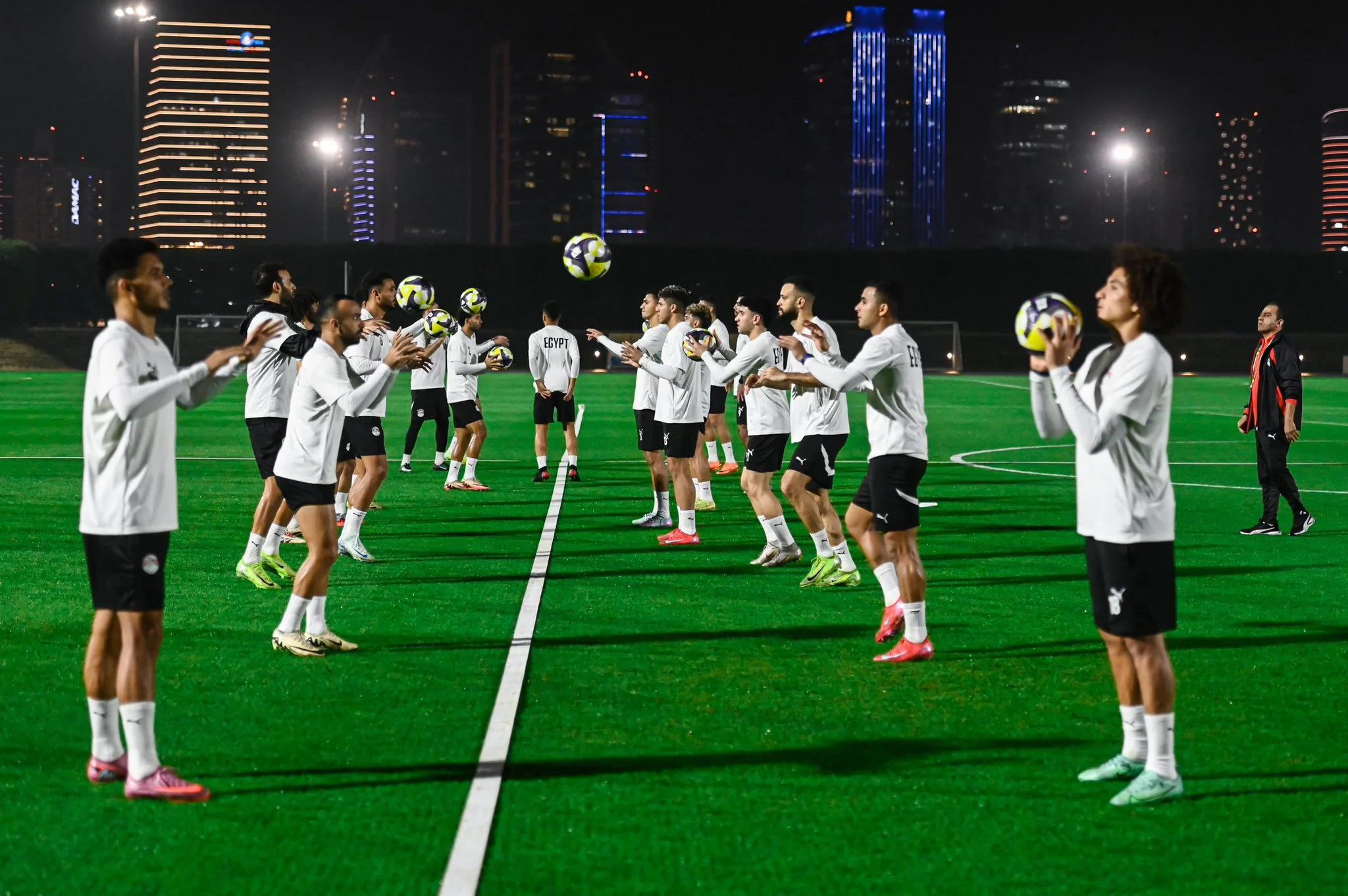 منتخب مصر الثاني يواصل استعداداته لمواجهة الإمارات في كأس العرب بحماس وتركيز كبير