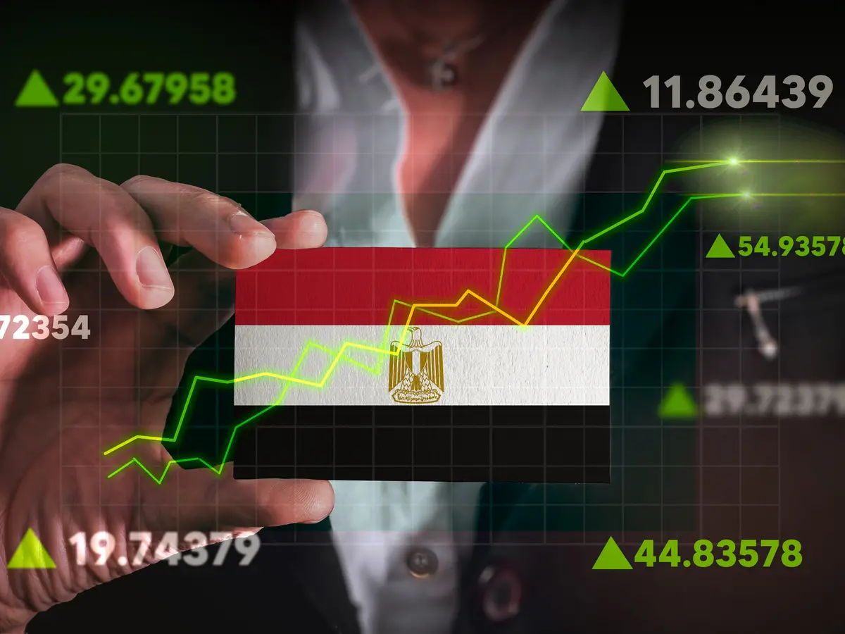 الضغوط في سداد الديون والسيولة