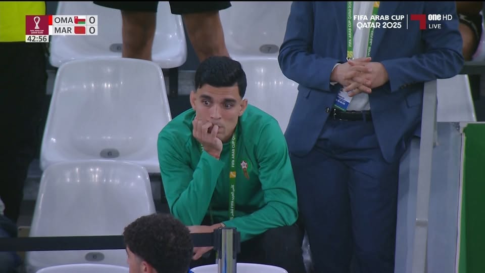 بن شرقي يدعم المغرب من المدرجات خلال مواجهة عمان في كأس العرب 2025