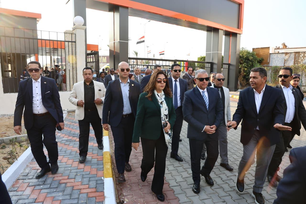 افتتاح مجمع محال نادي وشاطئ الفيروز