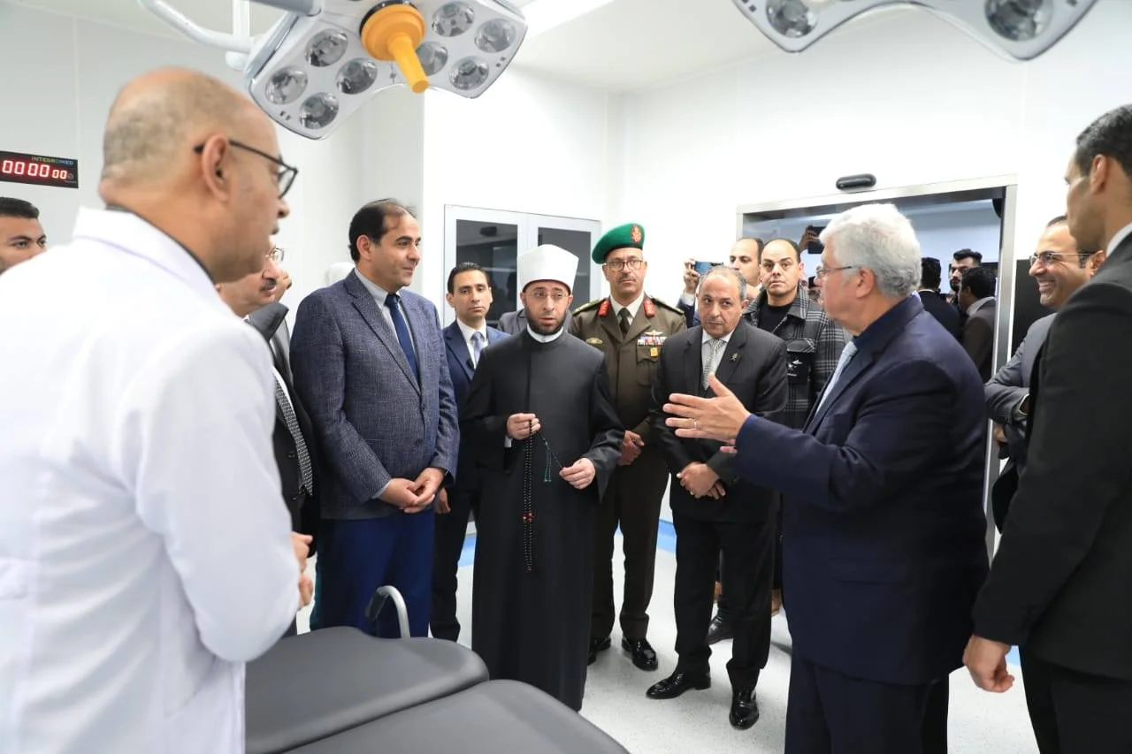 وزير التعليم العالي والأوقاف ومحافظ بورسعيد يفتتحون مستشفى الجامعة