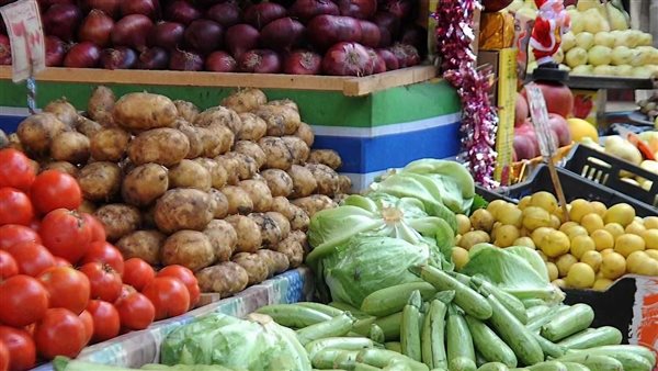 أسعار الفاكهة اليوم في سوق العبور للجملة الاثنين 15 ديسمبر 2025