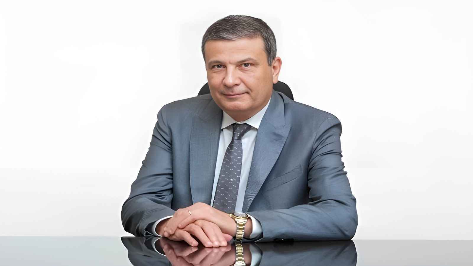 وزير الزراعة واستصلاح الأراضي المصري علاء فاروق