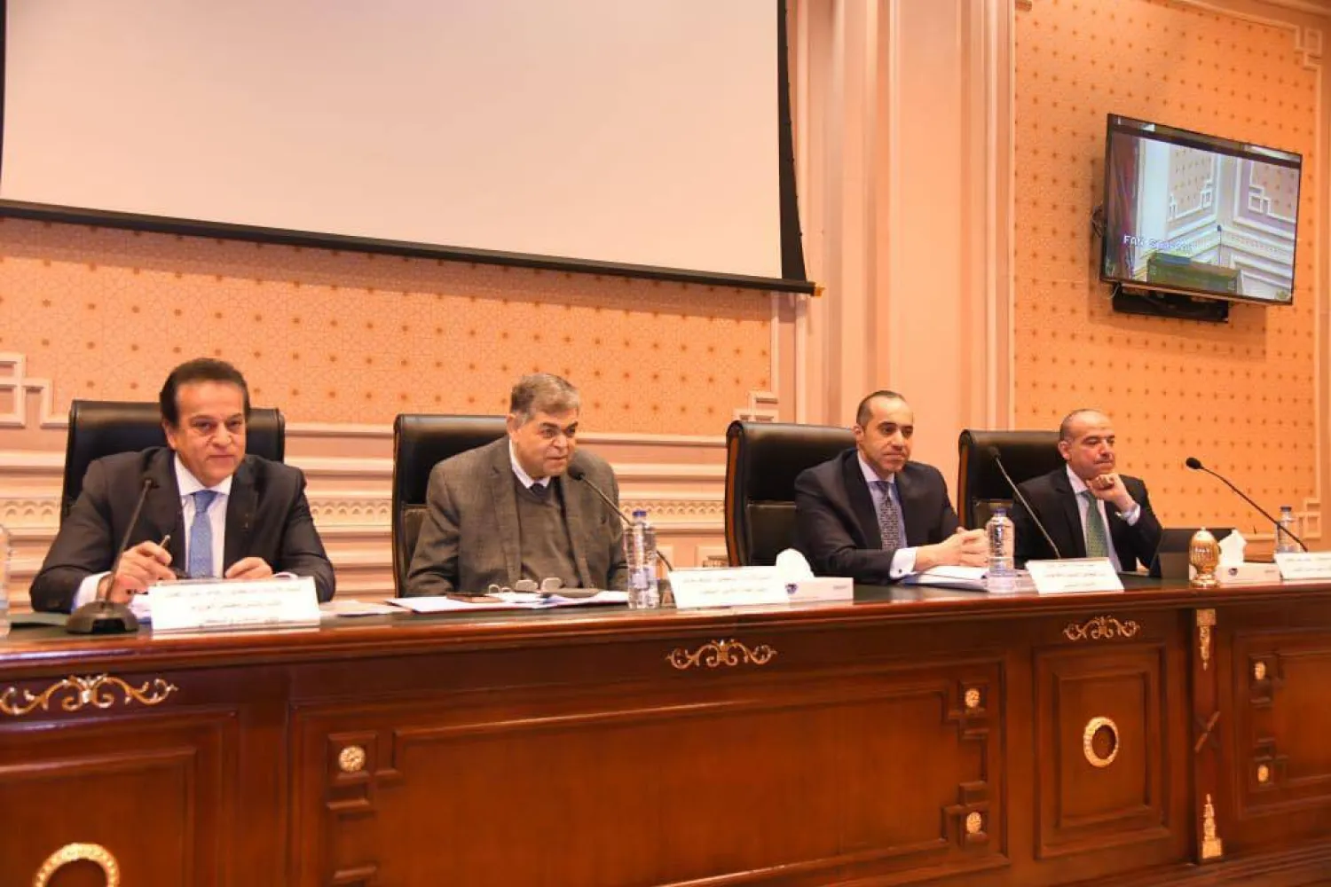 تعرف على تفاصيل اجتماع لجنة المسؤولة الطبية