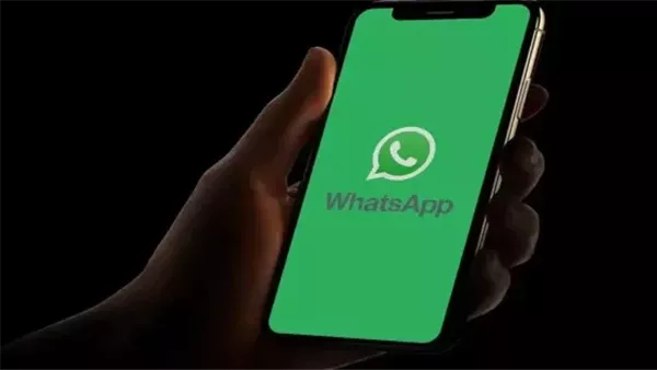 واتساب يطلق حزمة ملصقات 2026 وتأثيرات تفاعلية جديدة احتفالًا بالعام الجديد