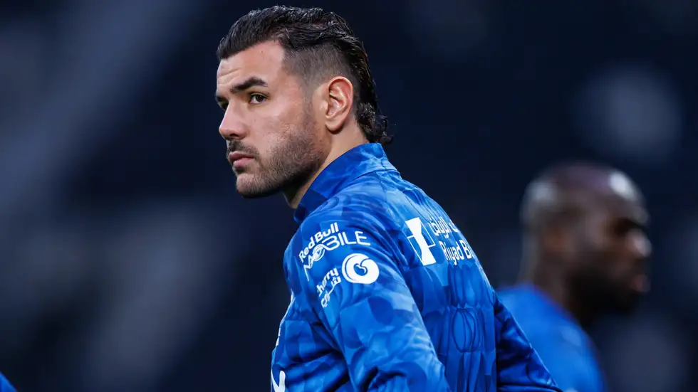 ثيو يكشف تفاصيل رحيله من ميلان والانتقال للهلال السعودي