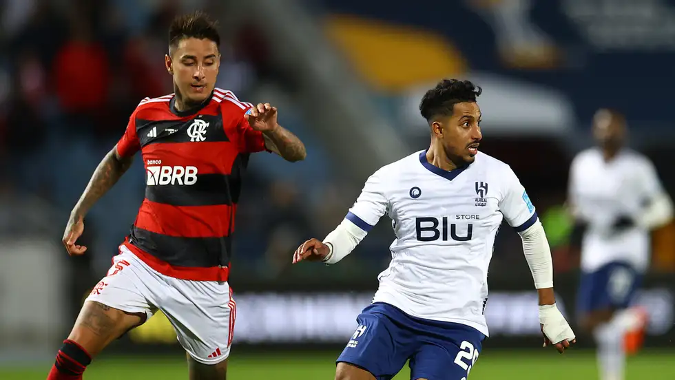 بيراميدز ينظر لإنجاز الهلال 