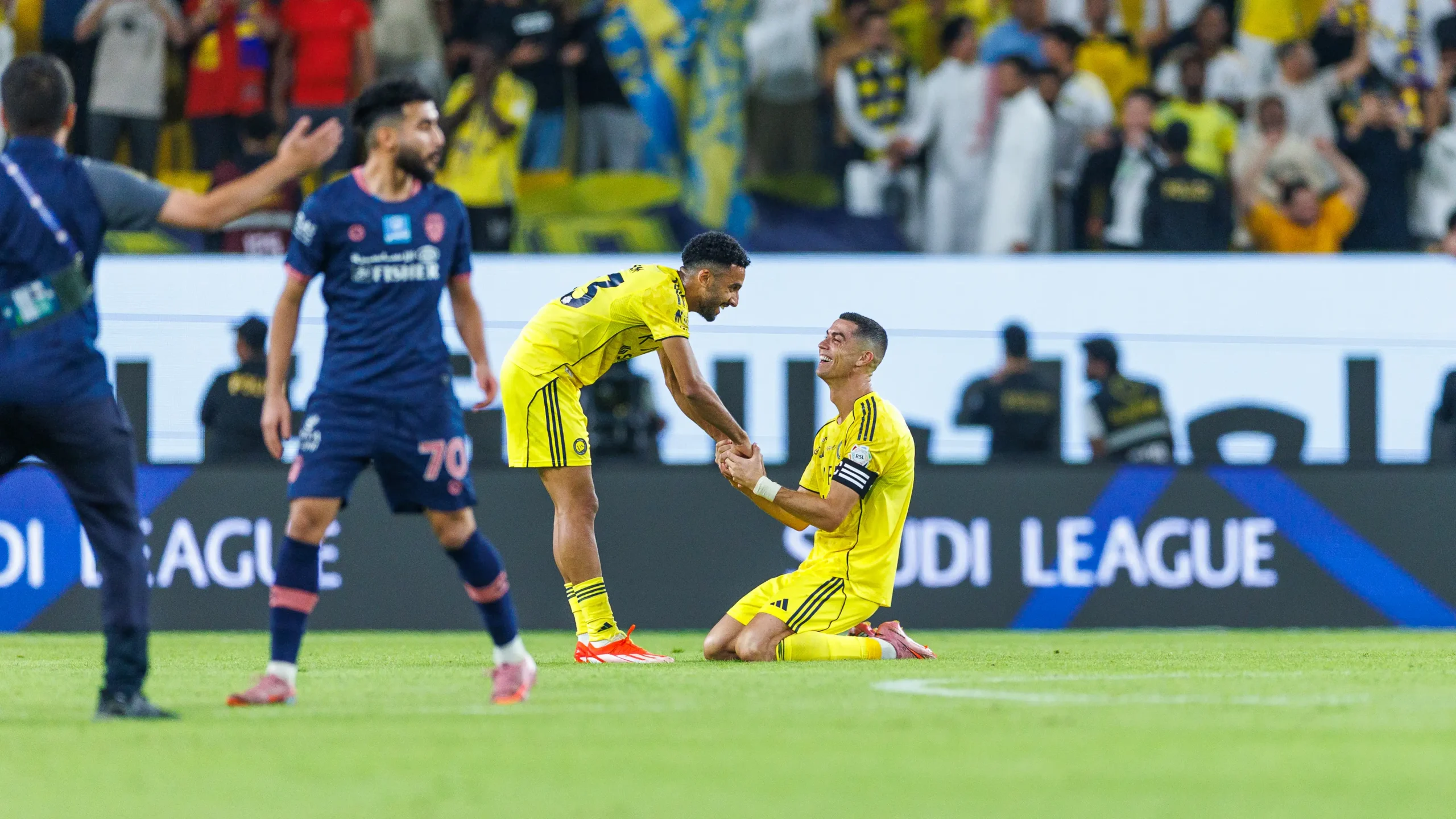 لاعب الفتح يتحدث عن شرف الحصول على قميص كريستيانو