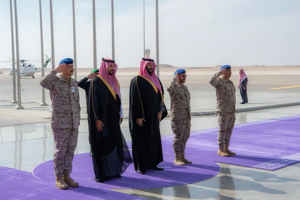 ولي العهد يفتتح مرافق قاعدة الملك سلمان الجوية