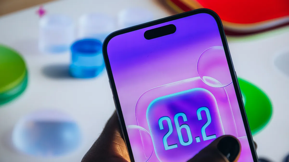 آبل تطلق نظام iOS 26.2 رسميا.. مزايا جديدة لهواتف آيفون واستعدادات للإصدار القادم