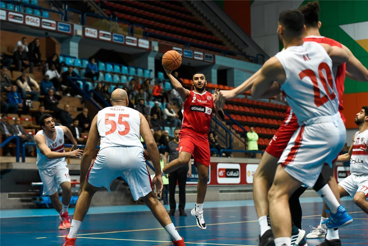 الأهلي يهزم الزمالك 75-69 ويواصل تفوقه في دوري السوبر لكرة السلة