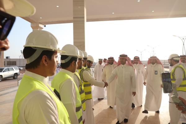 الحقيل يزور الحدود الشمالية