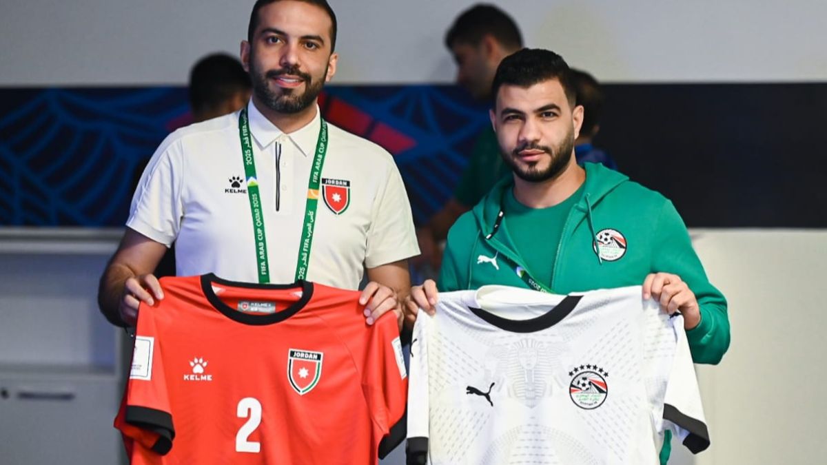 منتخب مصر يرتدي الأبيض أمام الأردن في مواجهة حاسمة بكأس العرب 2025