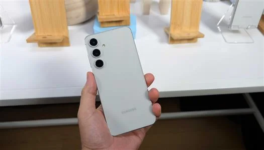 هاتف Samsung Galaxy S25 FE