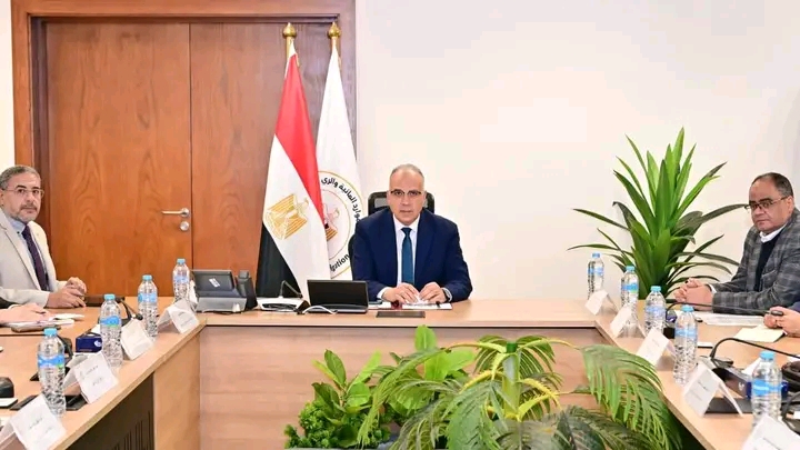 وزير الري يتابع تشغيل السد العالي والتعامل مع الأمطار الغزيرة