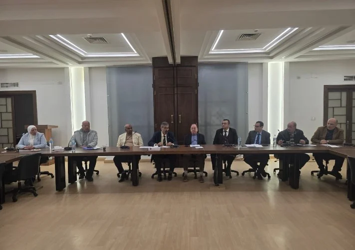 الغرفة التجارية في الإسكندرية تبحث تسهيل إجراءات إنهاء حجز الاتوبيسات