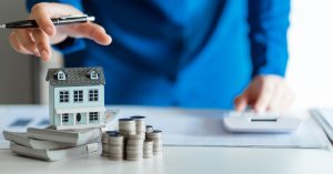 August Real Estate تحتل صدارة المبيعات الفلكية في سوق الاستثمار العقاري
