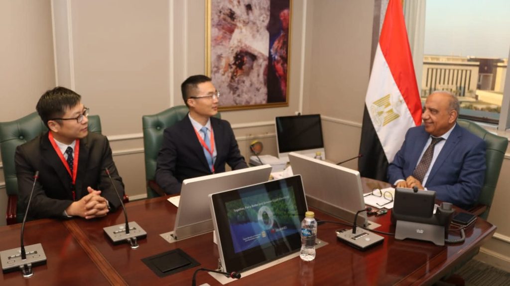 خطة تعاون بين وزارتي الكهرباء والبترول