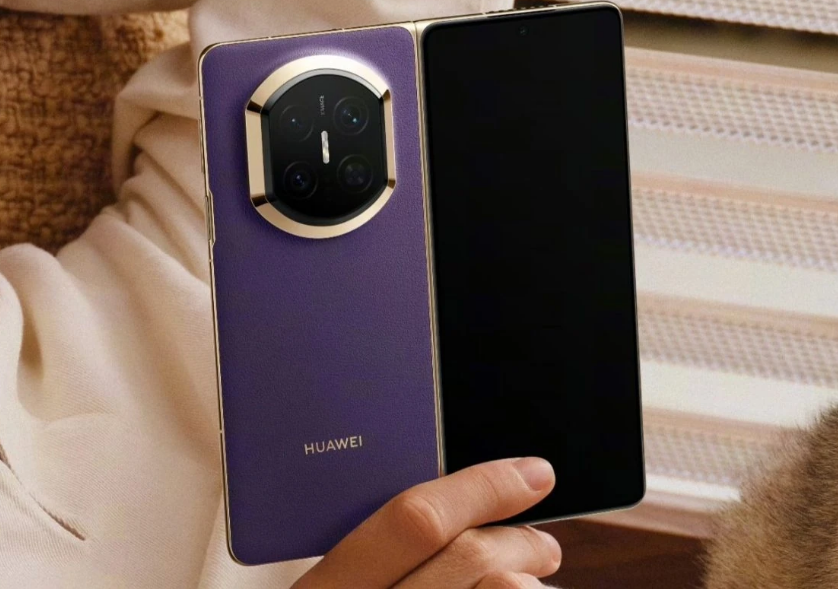 HUAWEI Mate X7 يغير قواعد الهواتف القابلة للطي بكاميرات احترافية ومتانة غير مسبوقة
