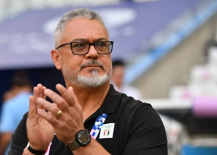 ميكالي يفتح الباب لتدريب الزمالك بعد استقالة عبد الرؤوف.. مفاوضات أولية وترقب لقرار الإدارة