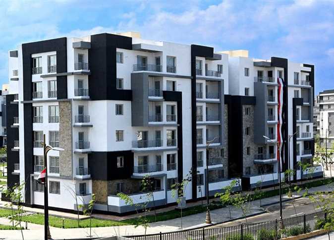 الإسكان تبحث إطلاق مشروع سكني في 8 مدن جديدة