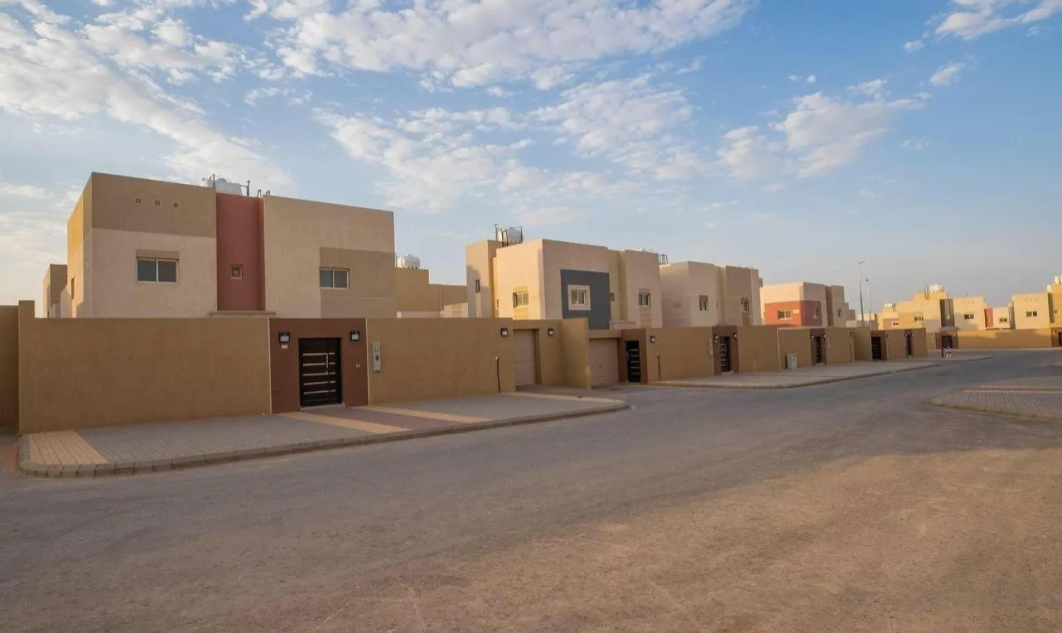 وزارة البلديات تناقش سبل تسهيل الاستثمار في المنطقة لتنميتها الحضارية