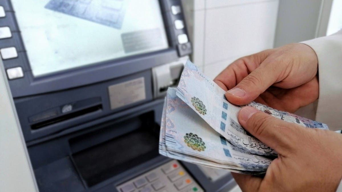 تحويلات الوافدين ترتفع 5% والسعوديون يخفضونها 22%