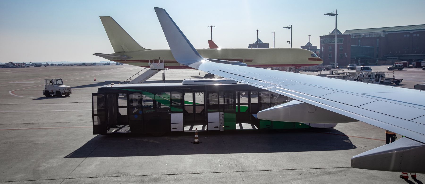 الأتوبيس الطائر: تجربة نقل استثنائية على جبل هود