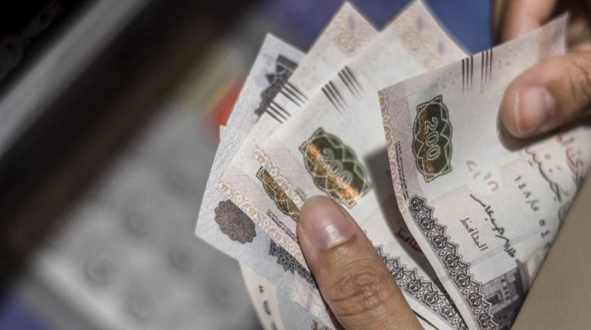 مصر تواجه خروج 1.5 تريليون جنيه من البنوك